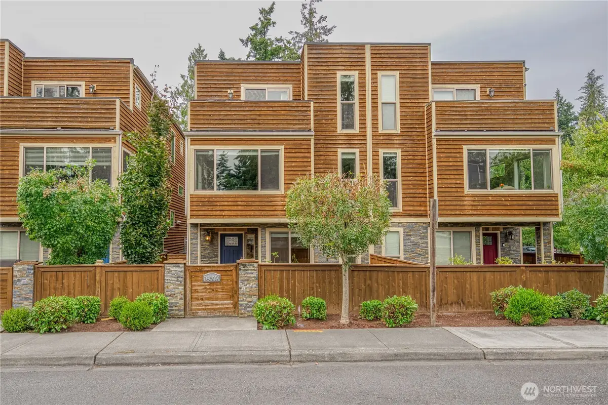 18507 71st Avenue Ne, Kenmore, WA 98028 - #1