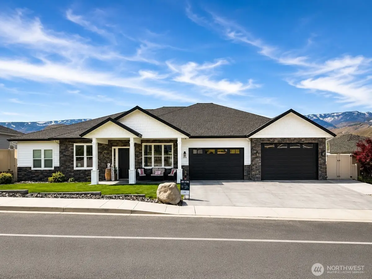 2858 SE Falcon View Drive, East Wenatchee, WA 98802 - #1