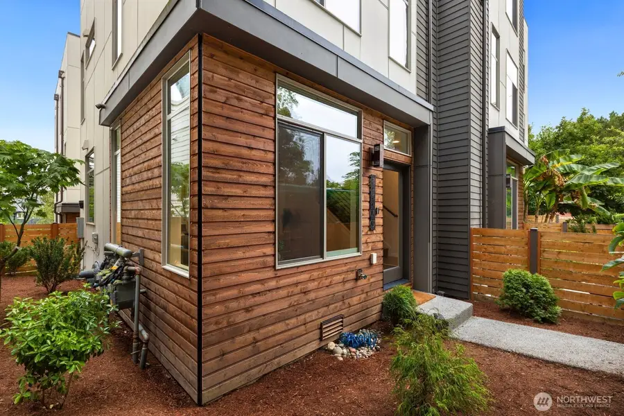 8370 Loyal Way Nw #C, Seattle, WA 98117 - #3