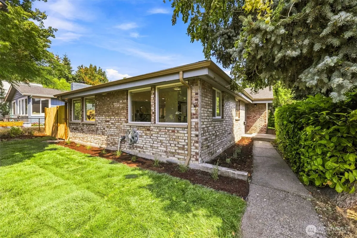 7050 21st Avenue Ne, Seattle, WA 98115 - #1
