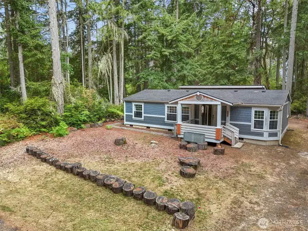 10517 Matthews Way, Anderson Island, WA 98303