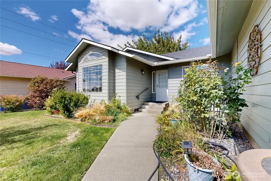809 SE Tamarack Street, College Place, WA 99324 - #3