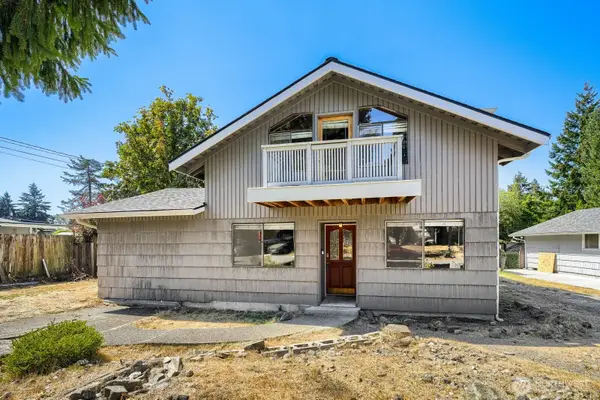 31349 13th Avenue S, Federal Way, WA 98003