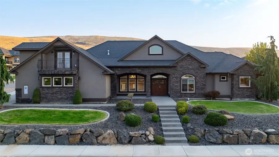 2303 W 49th Avenue, Kennewick, WA 99337 - #2