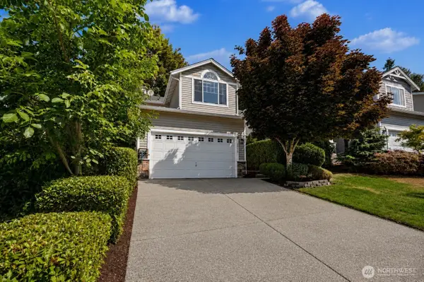 7530 NE 204th Place, Kenmore, WA 98028