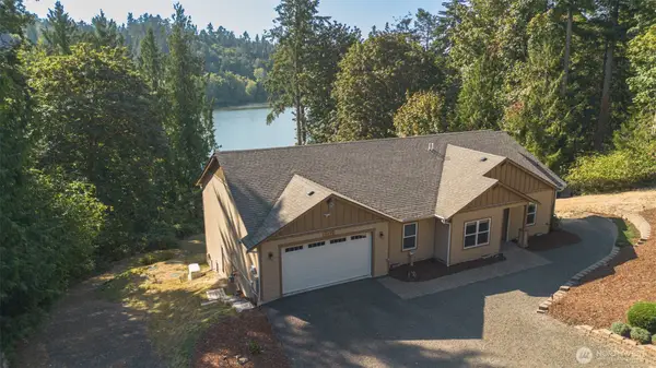 8479 E Caraway Road, Port Orchard, WA 98366