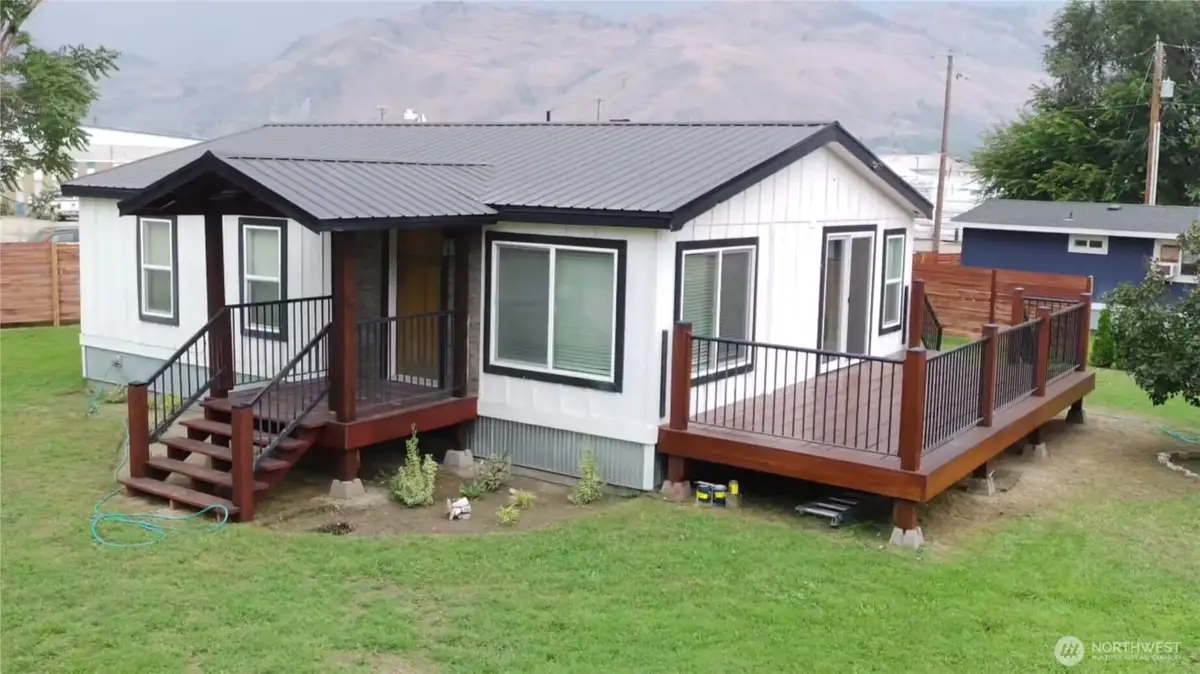 105 14th Ave, Oroville, WA 98844 - #1