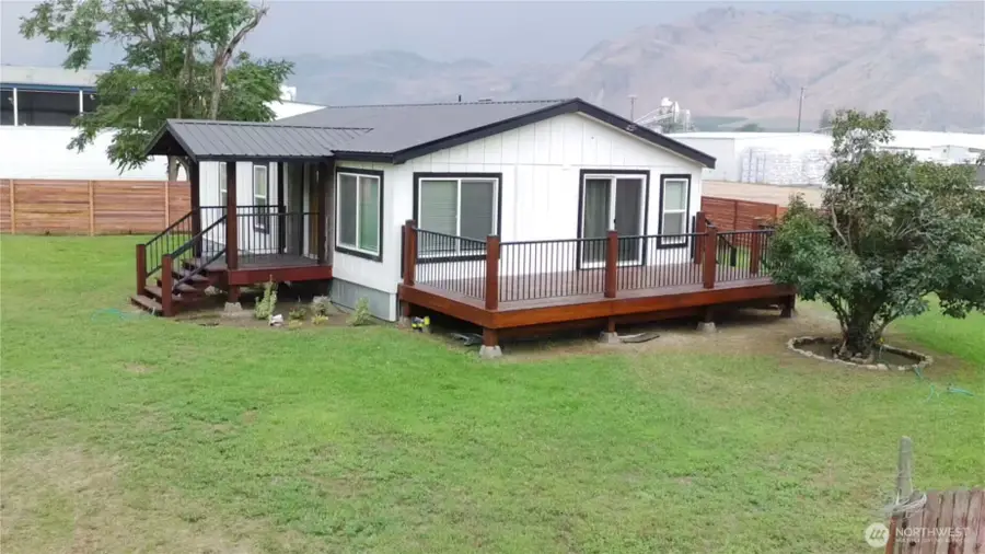 105 14th Ave, Oroville, WA 98844 - #3