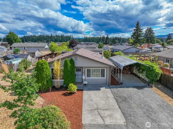 303 Olympia Street E, Rainier, WA 98576