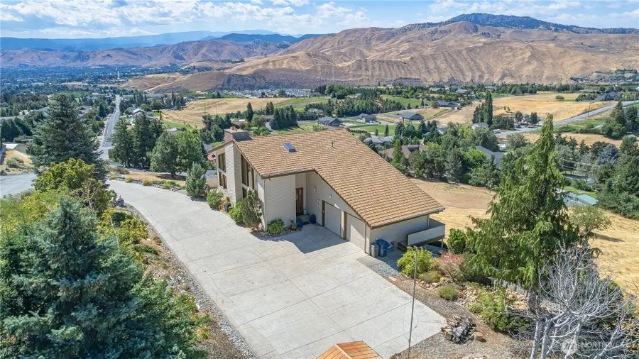 3808 School Street, Wenatchee, WA 98801 - #2
