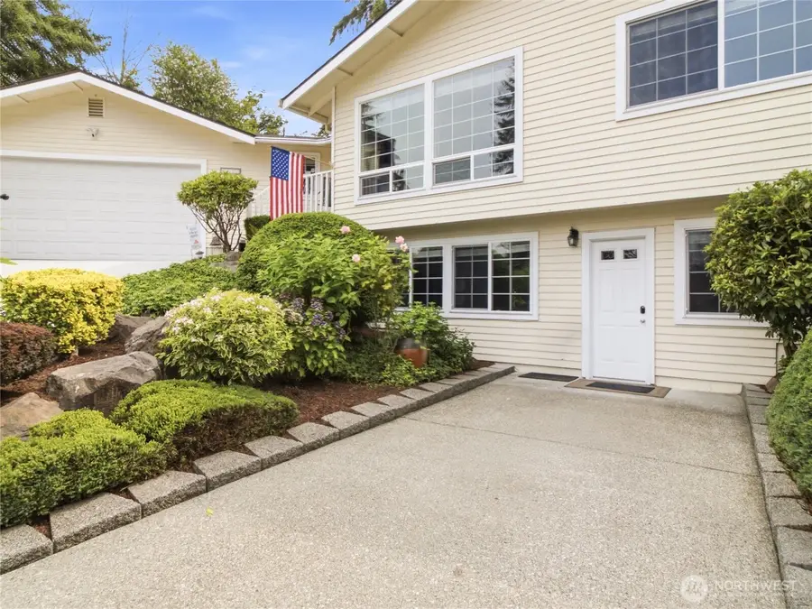 2012 Lincoln Circle Circle Se, Renton, WA 98055 - #2