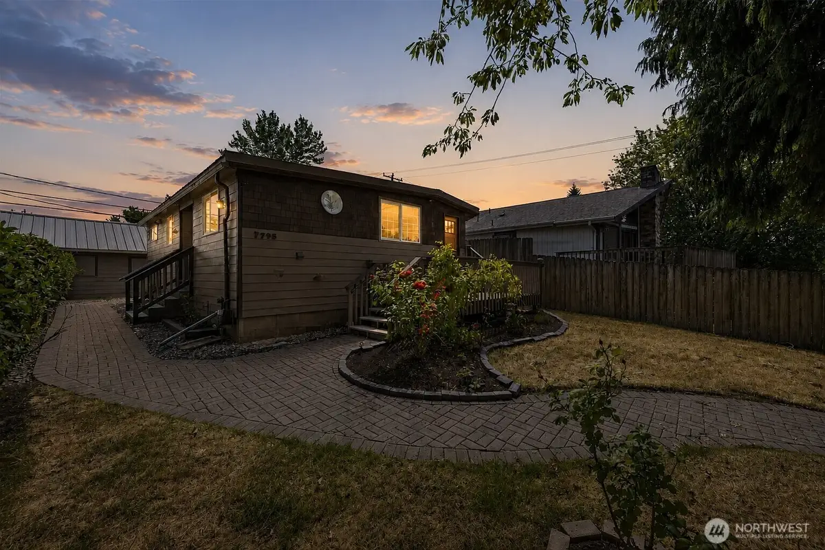 7768 14th Avenue Sw, Seattle, WA 98106 - #1