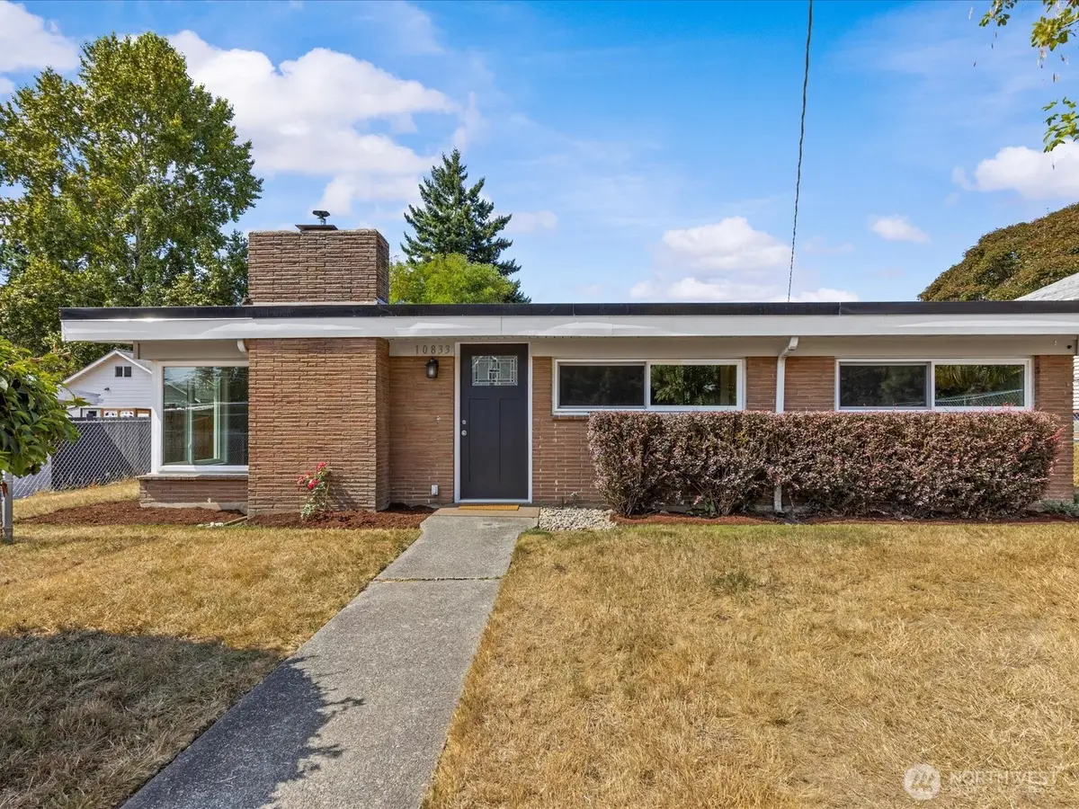 10833 11th Avenue Sw, Seattle, WA 98146 - #1