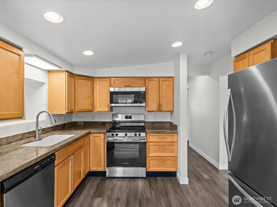 10833 11th Avenue Sw, Seattle, WA 98146 - #2