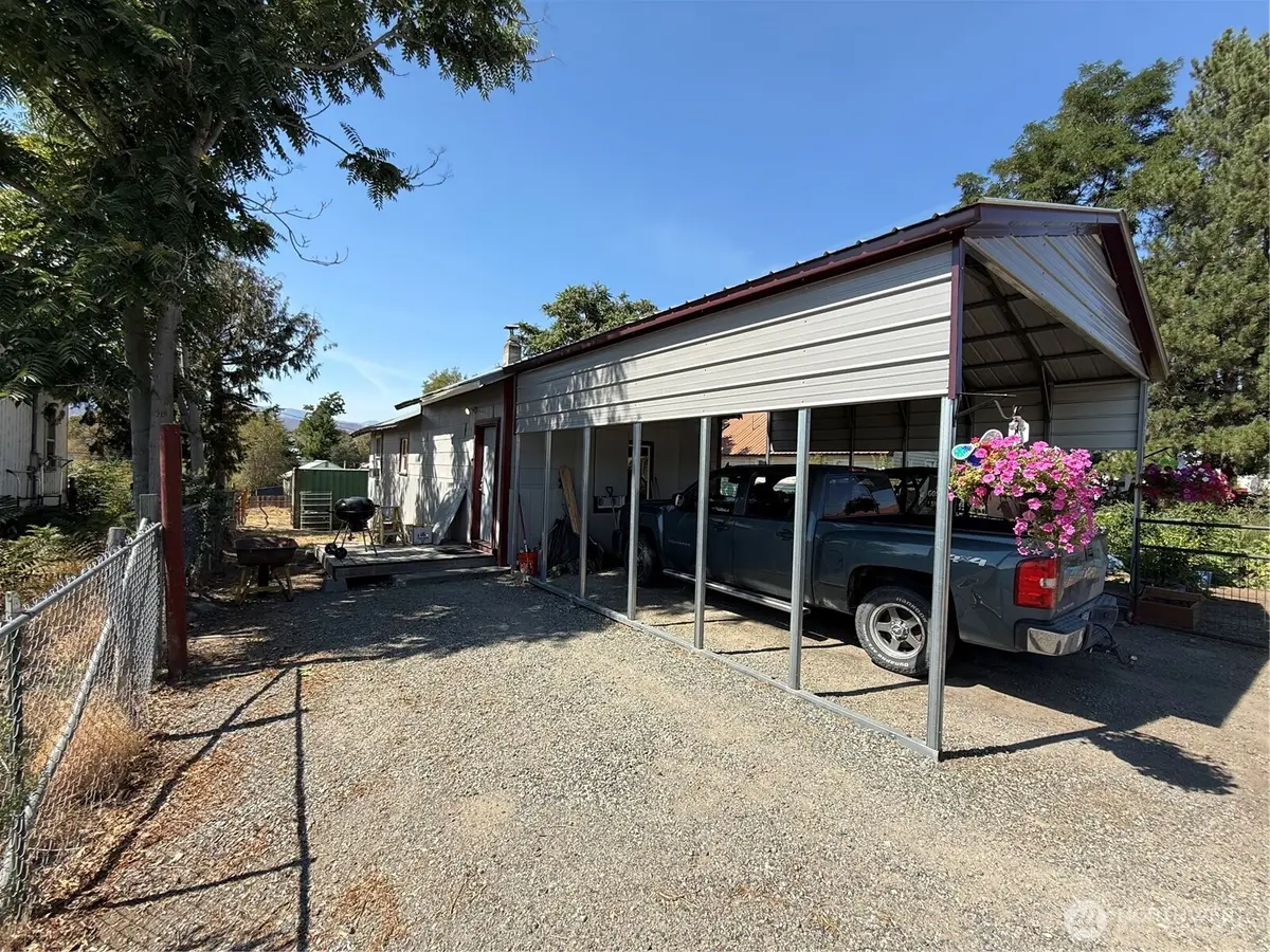 426 Hanford Street, Omak, WA 98841 - #1