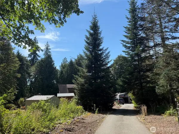 82 NE Miller Road, Belfair, WA 98528