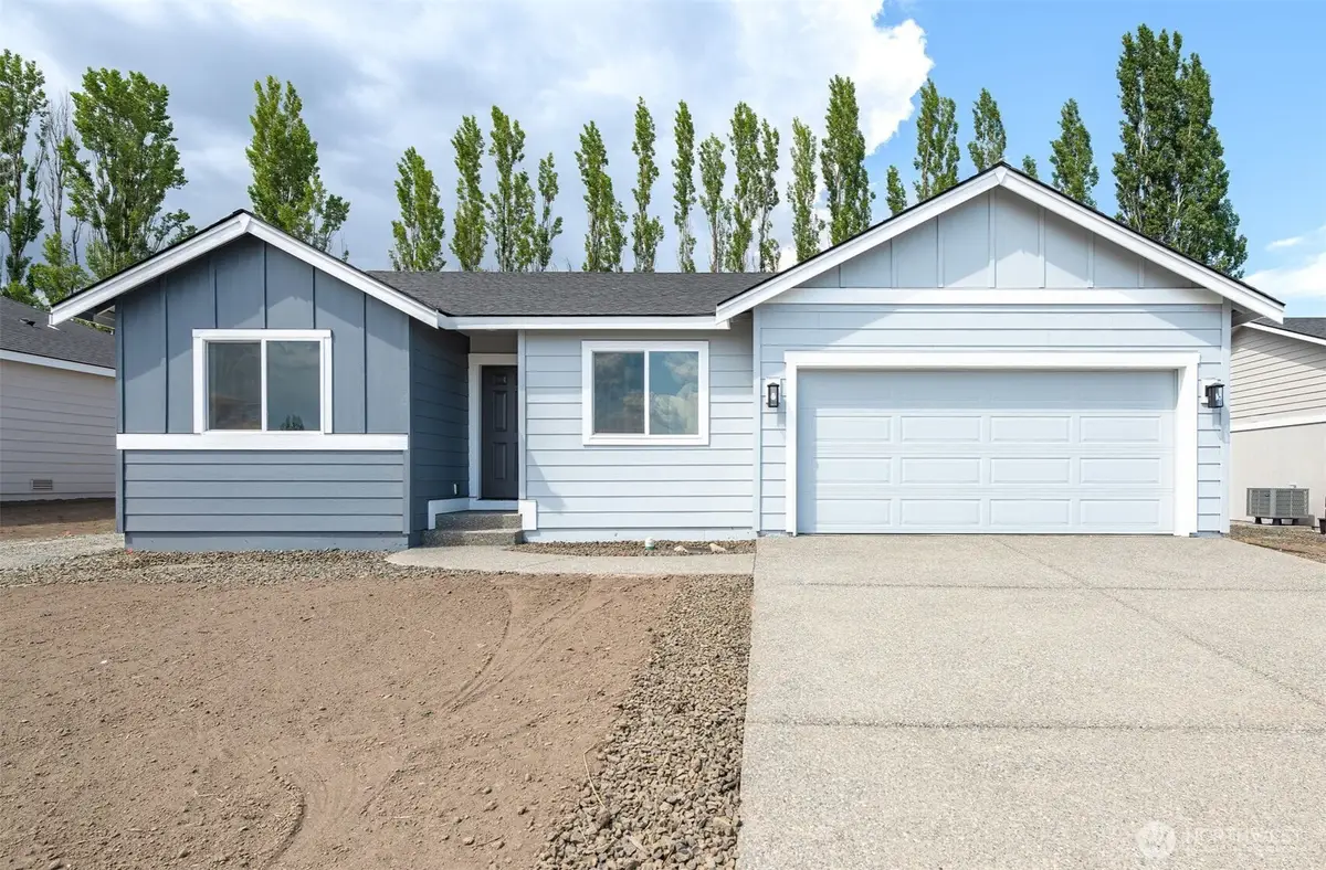 617 N Oak Street, Tieton, WA 98947 - #1