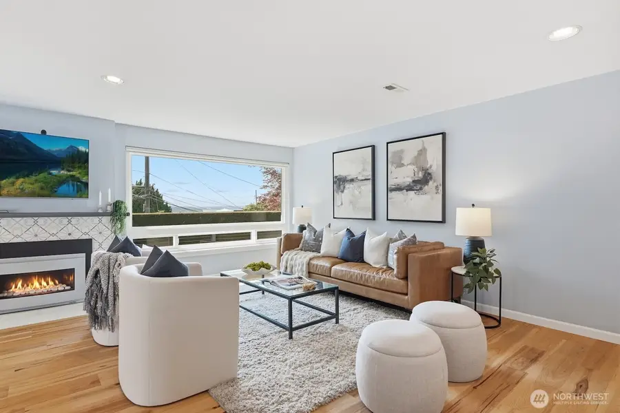 10233 44th Avenue Sw, Seattle, WA 98146 - #3