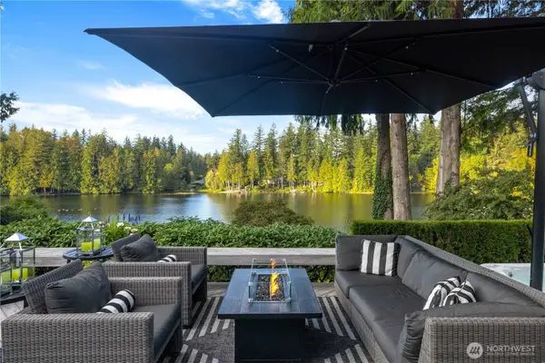 2061 E Beaver Lake Drive Se, Sammamish, WA 98075