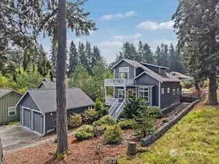 225 Bowery Loop, Langley, WA 98260
