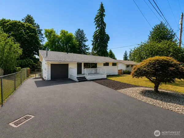 2502 202nd Place Sw, Lynnwood, WA 98036