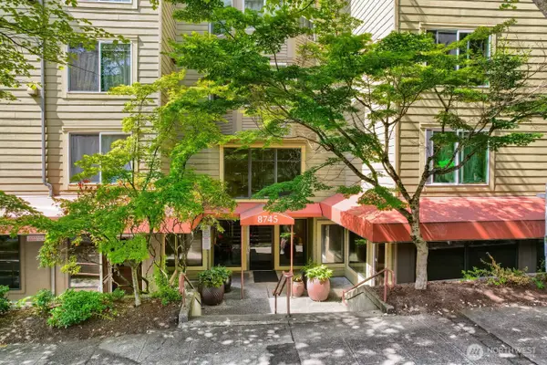 8745 Greenwood Avenue N #409, Seattle, WA 98103