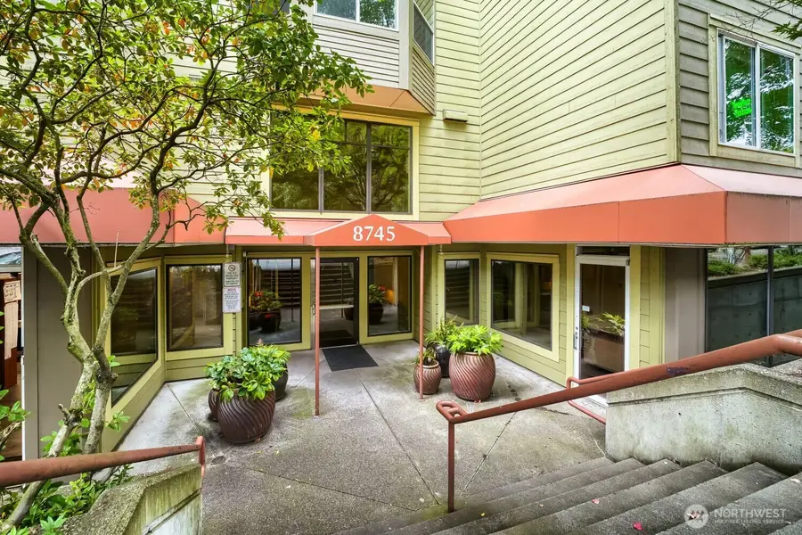 8745 Greenwood Avenue N #409, Seattle, WA 98103 - #2