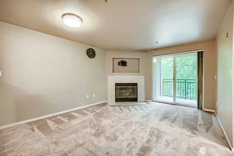 8745 Greenwood Avenue N #409, Seattle, WA 98103 - #3