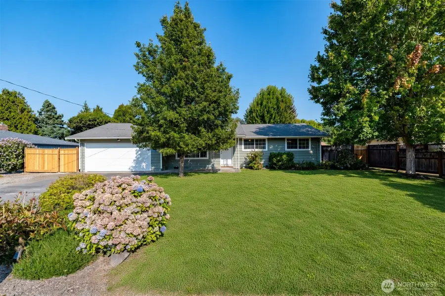 1206 S Walnut St, Burlington, WA 98233 - #2