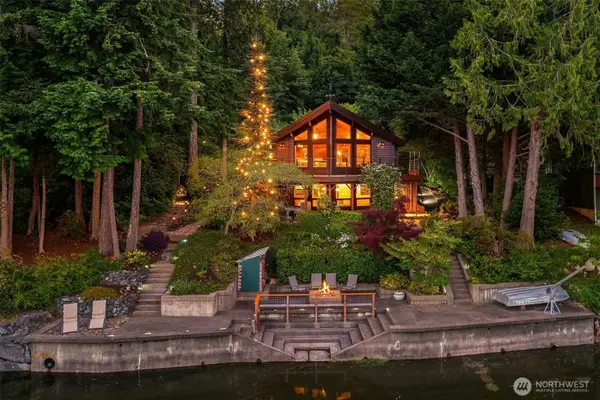 211 E Church Point Drive, Shelton, WA 98584