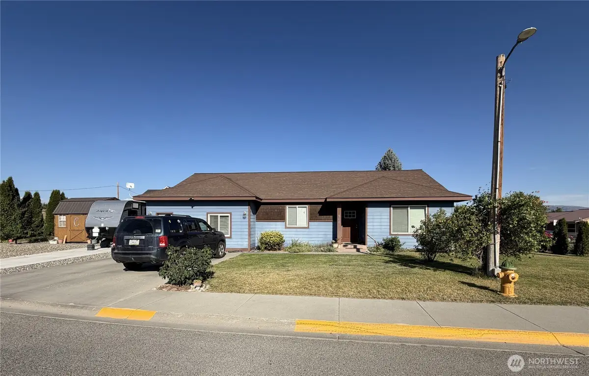 900 Wildwood Drive, Omak, WA 98841 - #1