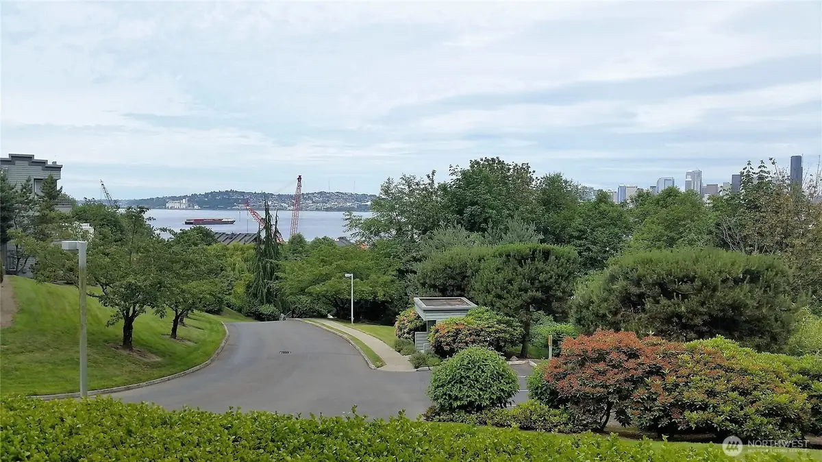 2349 SW Harbor Avenue Sw #101, Seattle, WA 98126 - #1