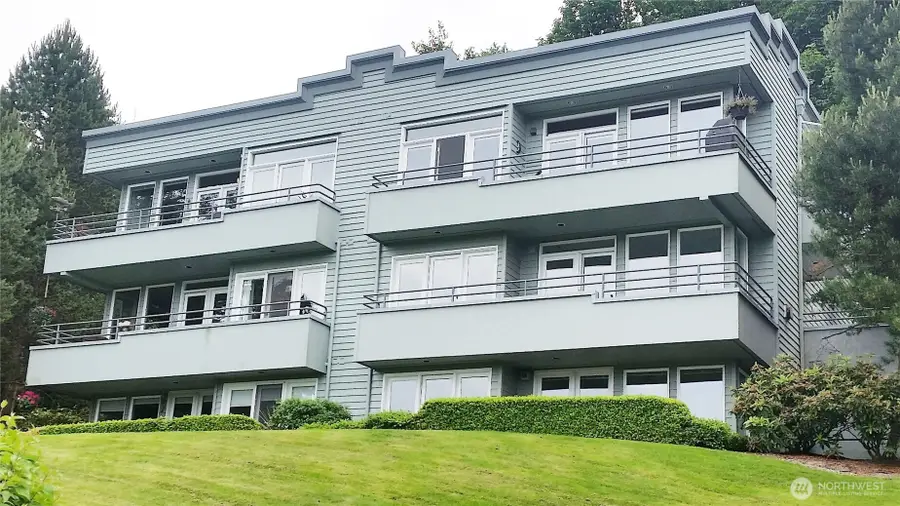 2349 SW Harbor Avenue Sw #101, Seattle, WA 98126 - #2