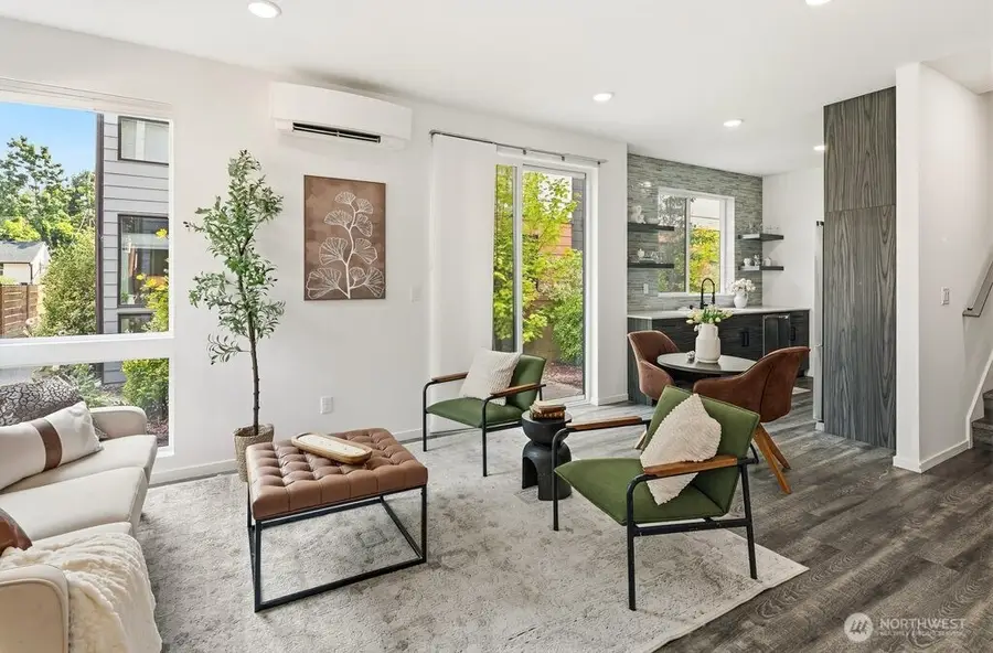 539 S Cloverdale Street #D, Seattle, WA 98108 - #3