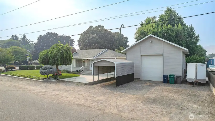 1388 Tedford Street Se, East Wenatchee, WA 98802 - #2
