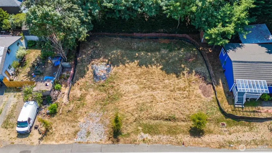 2411 SW 104th Street, Seattle, WA 98146 - #3