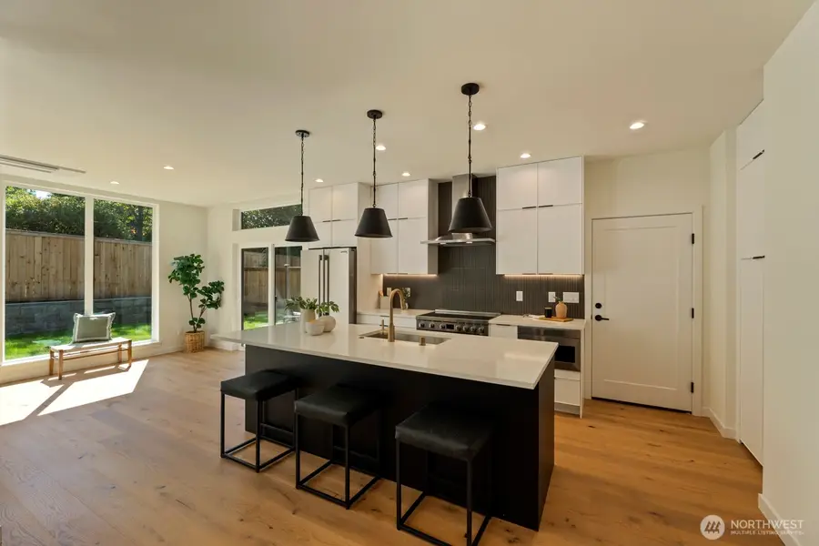 817 NE 100th Street, Seattle, WA 98125 - #3