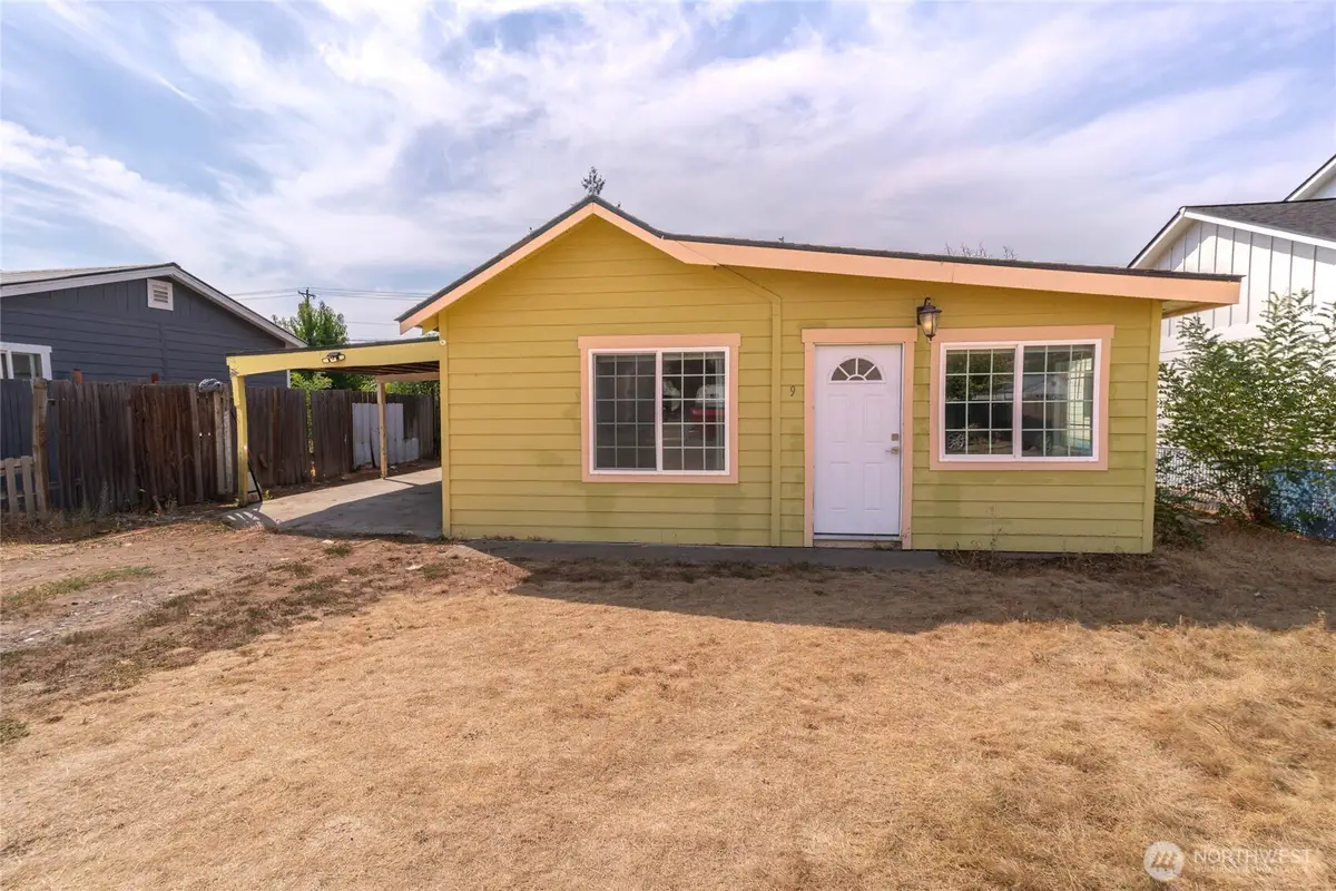 9 Freemont Avenue, Rock Island, WA 98850 - #1