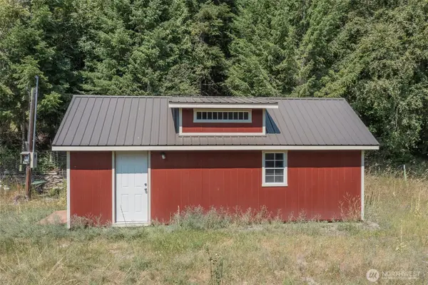 43 Sullivan Lake Road, Ione, WA 99139