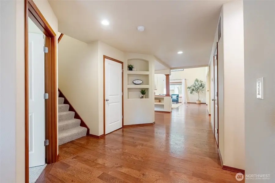 328 Barry Loop, Mount Vernon, WA 98274 - #2