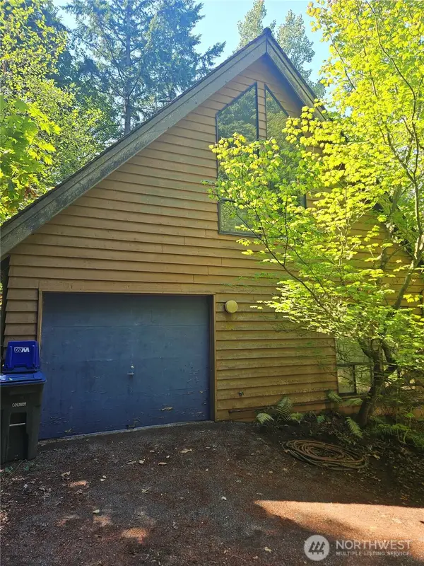 1929 NE Bentley Drive, Bremerton, WA 98311
