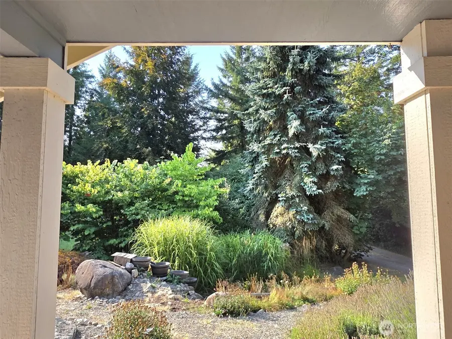 714 Tipsoo Loop S, Rainier, WA 98576 - #3