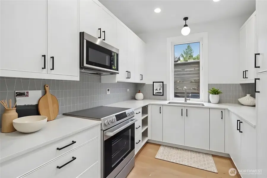 5042 35th Avenue Ne, Seattle, WA 98105 - #3