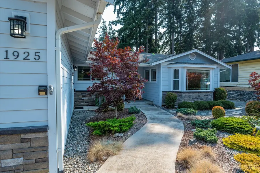 1925 NE 8th Avenue, Oak Harbor, WA 98277 - #2