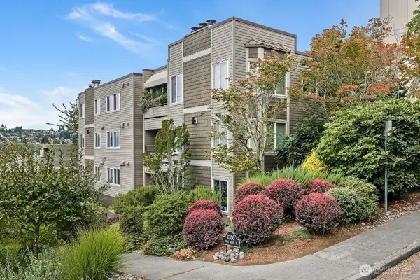 1300 W Boston Street #24, Seattle, WA 98119