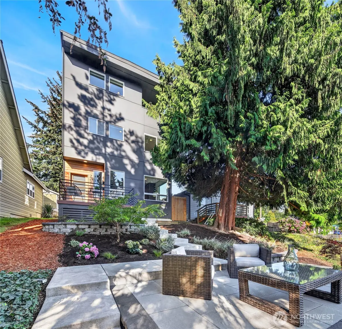 7707 18th Avenue Sw, Seattle, WA 98106 - #1