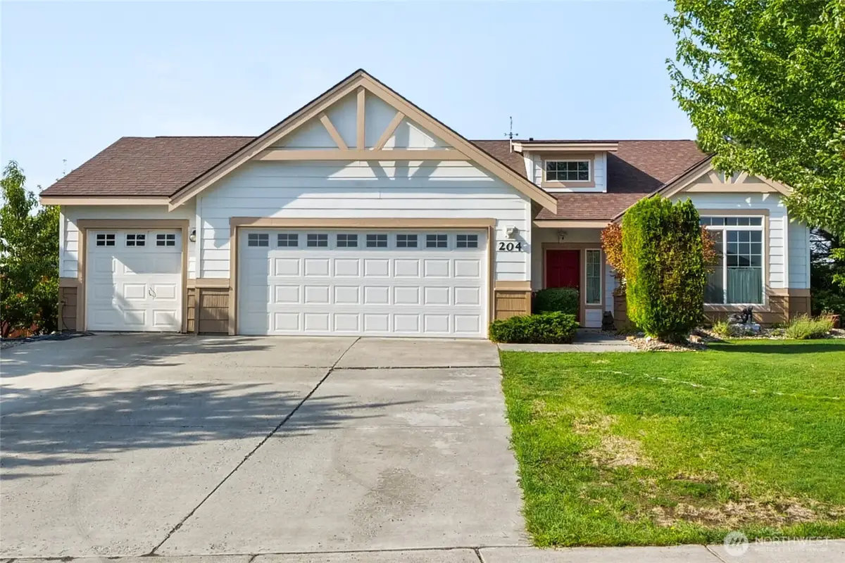 204 N Wellington Street, Moses Lake, WA 98837 - #1