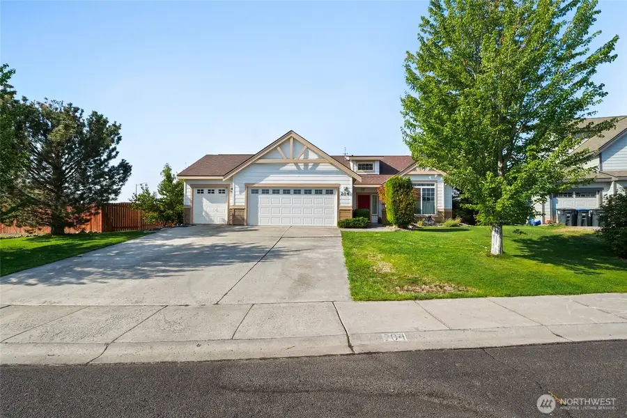 204 N Wellington Street, Moses Lake, WA 98837 - #2
