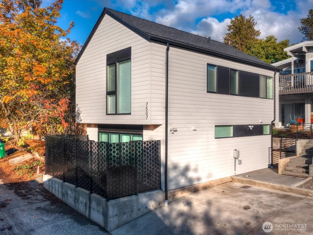 7507 Latona Avenue Ne, Seattle, WA 98115 - #1