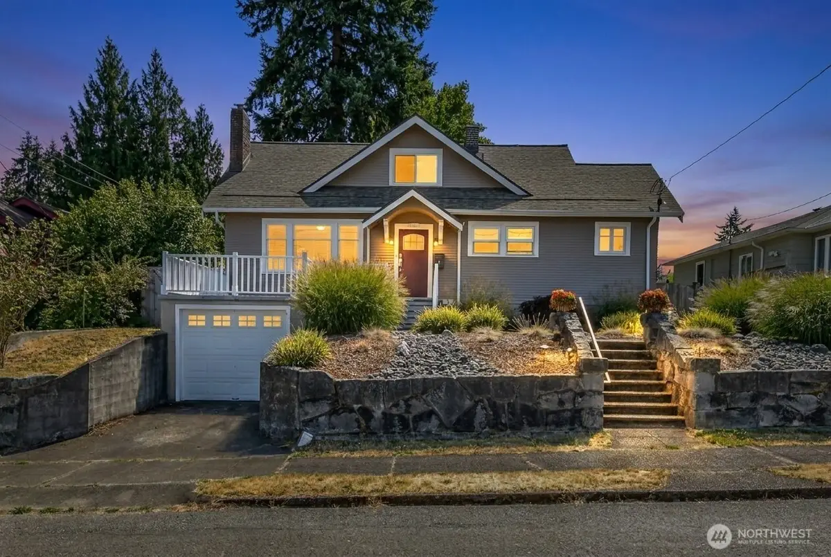 916 Dwight Street, Port Orchard, WA 98366 - #1